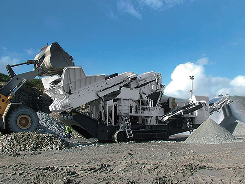Crawler type mobile crushing station in Yunnan
